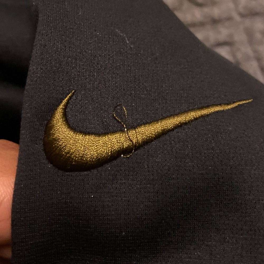 (SOLD) Nike Dri-Fit Dallas Cowboys Salute To Service Hoodie - Picture 5 of 6